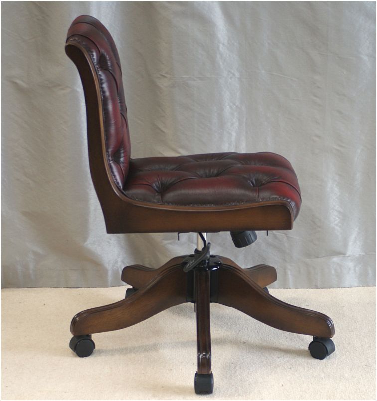 9046 Cambridge Chair in Red (2)